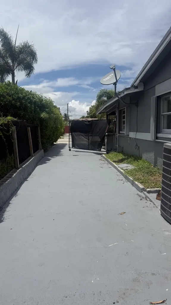 220 NW 20th Street Pompano Beach FL 33060