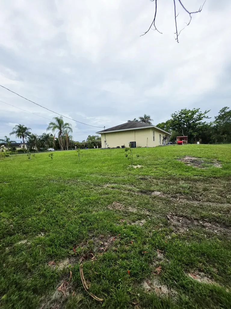 17331 38th Road N The Acreage FL 33470