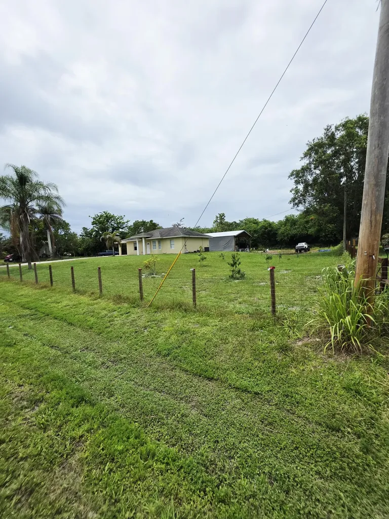 17331 38th Road N The Acreage FL 33470