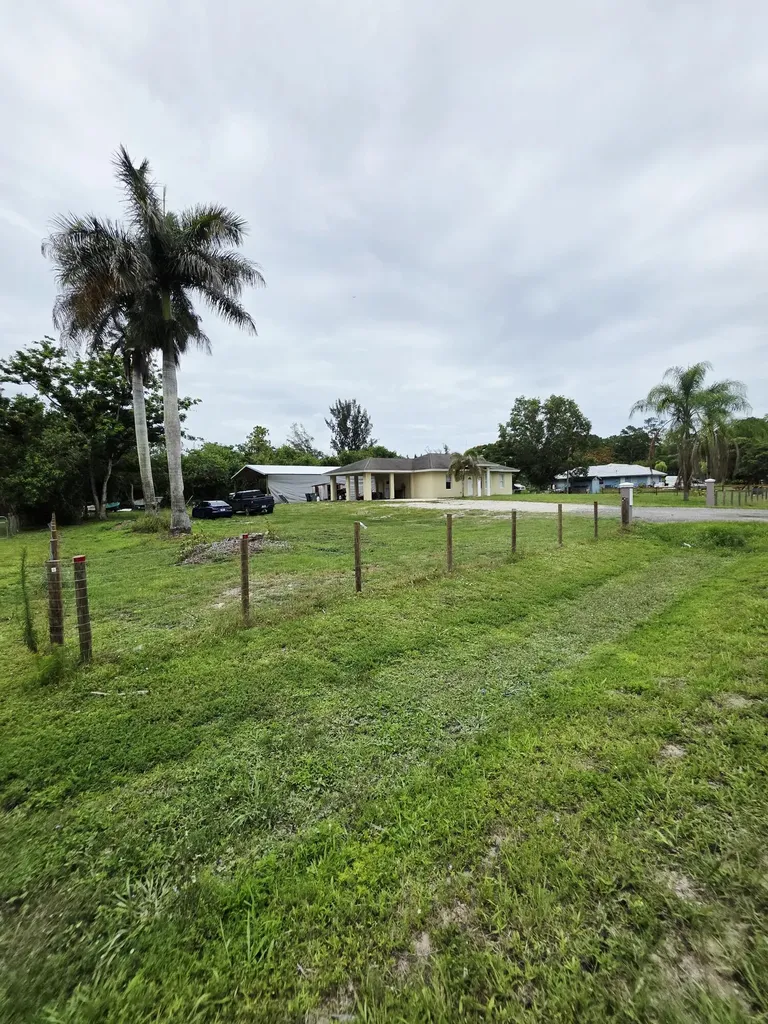 17331 38th Road N The Acreage FL 33470