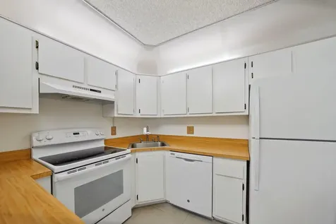 802 Sky Pine Way Greenacres FL 33415