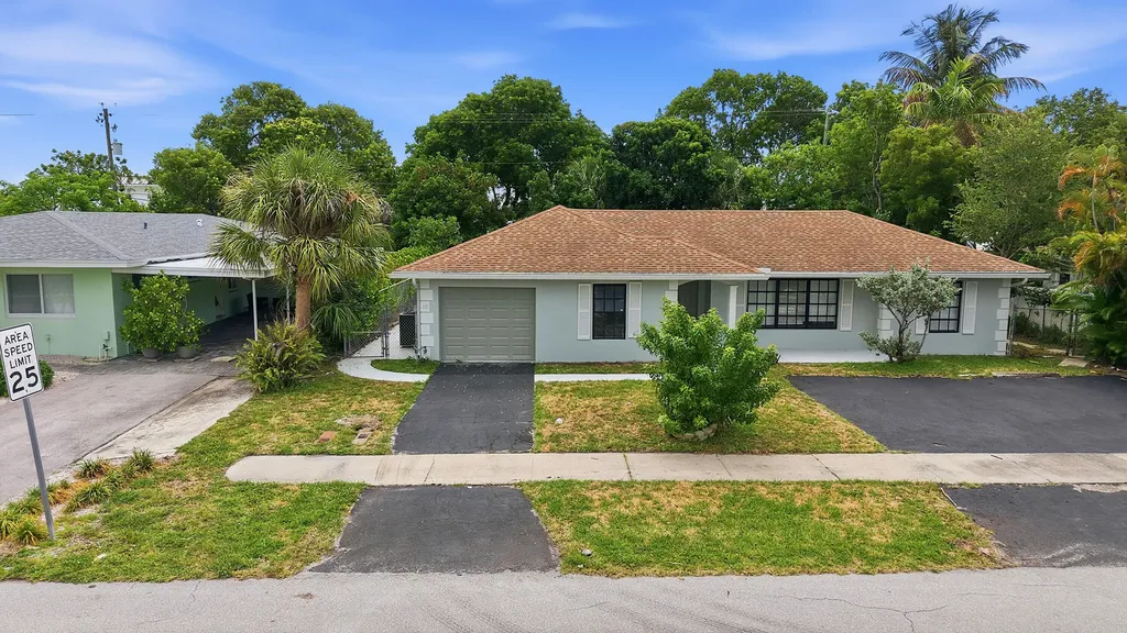 8-10 NE 9th Avenue Deerfield Beach FL 33441