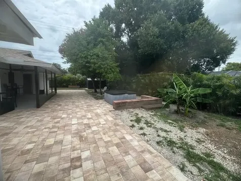 699 Ixoria Avenue Fort Pierce FL 34982