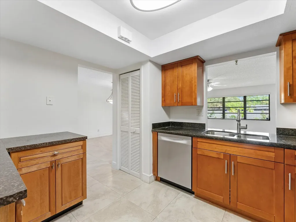 1821 NE 40th Court Pompano Beach FL 33064