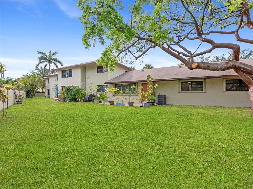 1821 NE 40th Court Pompano Beach FL 33064