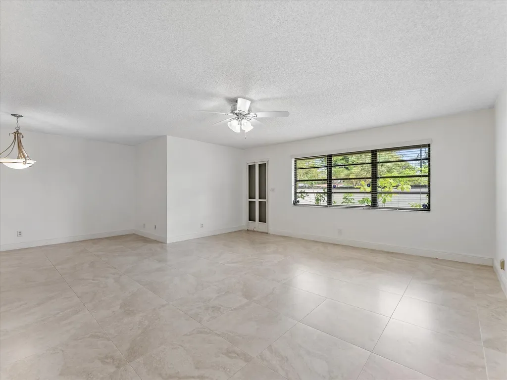 1821 NE 40th Court Pompano Beach FL 33064