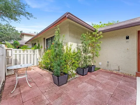 1821 NE 40th Court Pompano Beach FL 33064