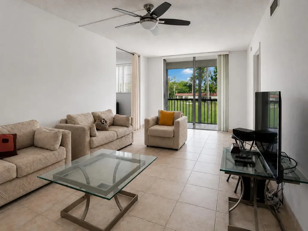 8962 S Hollybrook Boulevard Pembroke Pines FL 33025