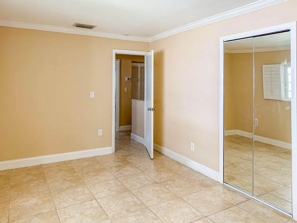 633 NE 2nd Avenue Fort Lauderdale FL 33304