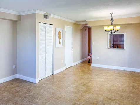 633 NE 2nd Avenue Fort Lauderdale FL 33304