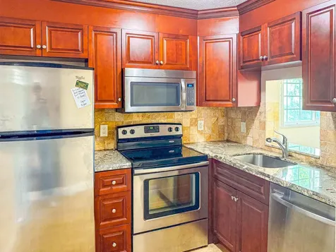 633 NE 2nd Avenue Fort Lauderdale FL 33304
