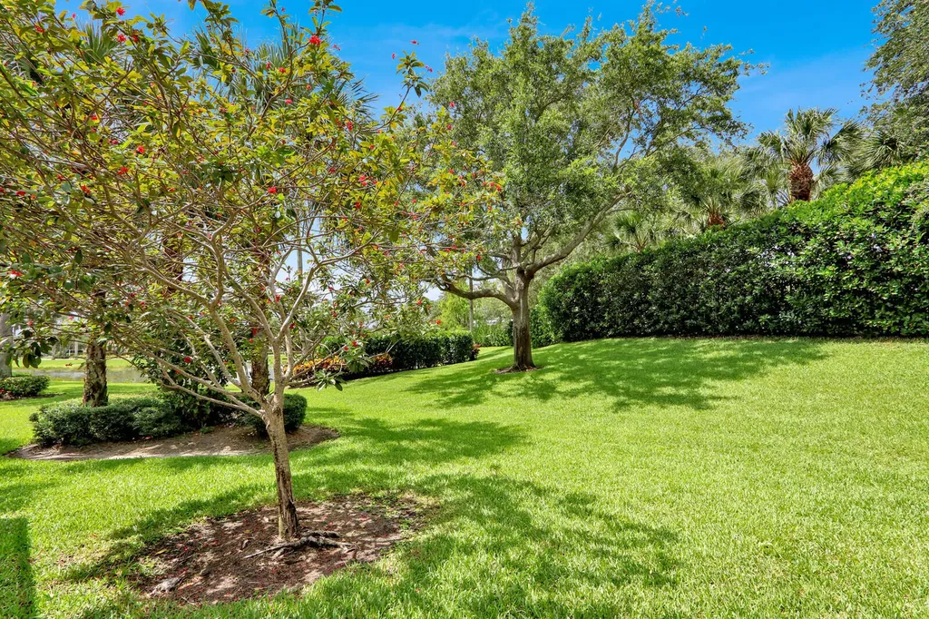 129 Euphrates Circle Palm Beach Gardens FL 33410