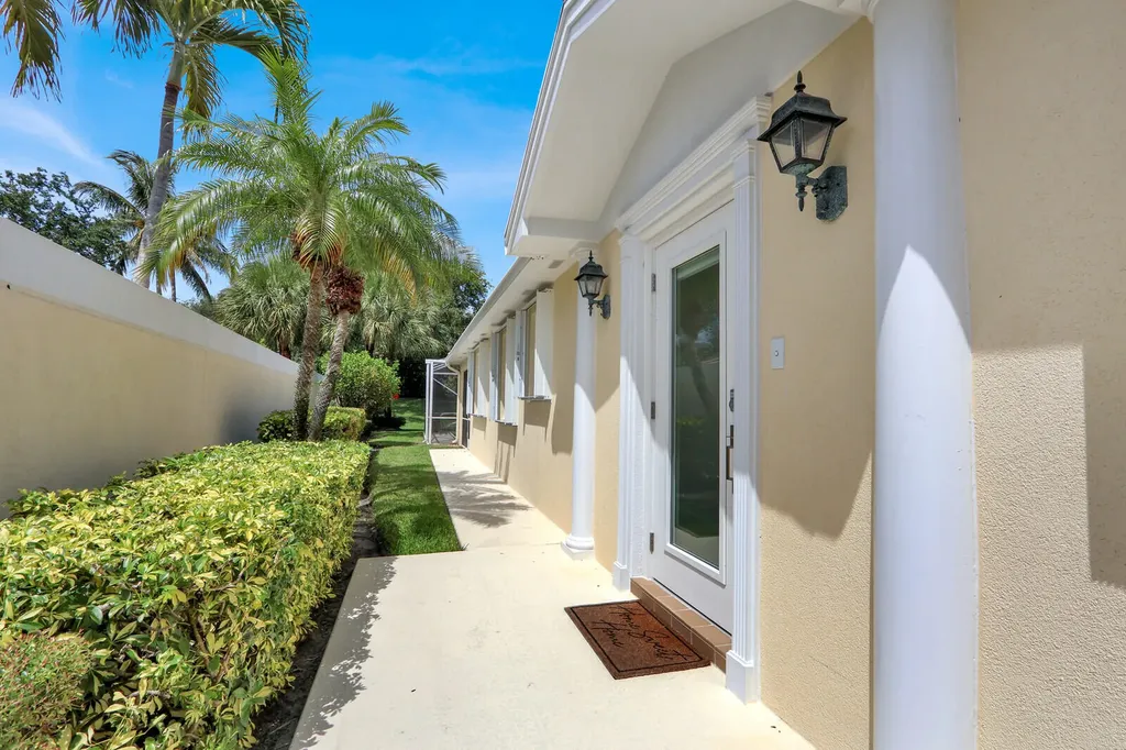 129 Euphrates Circle Palm Beach Gardens FL 33410