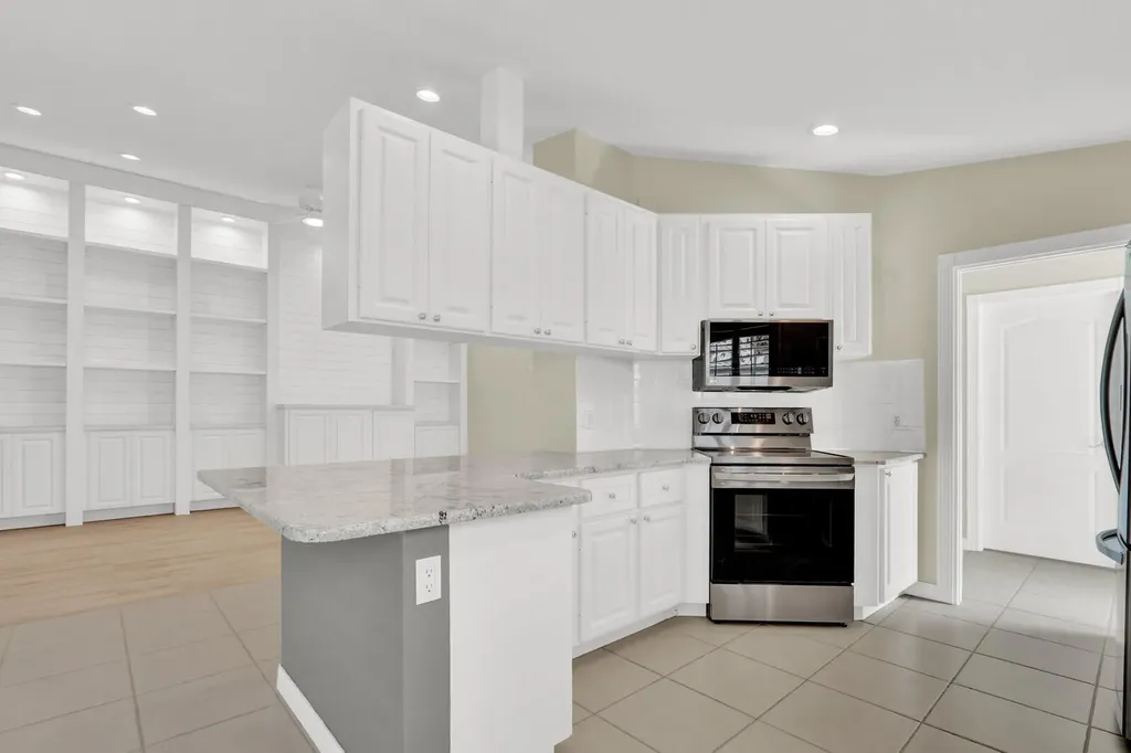 129 Euphrates Circle Palm Beach Gardens FL 33410