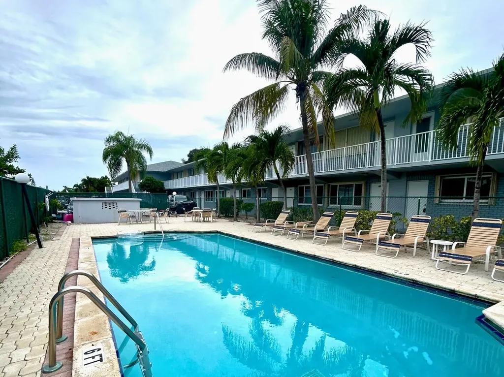 2175 NE 56th Street Fort Lauderdale FL 33308