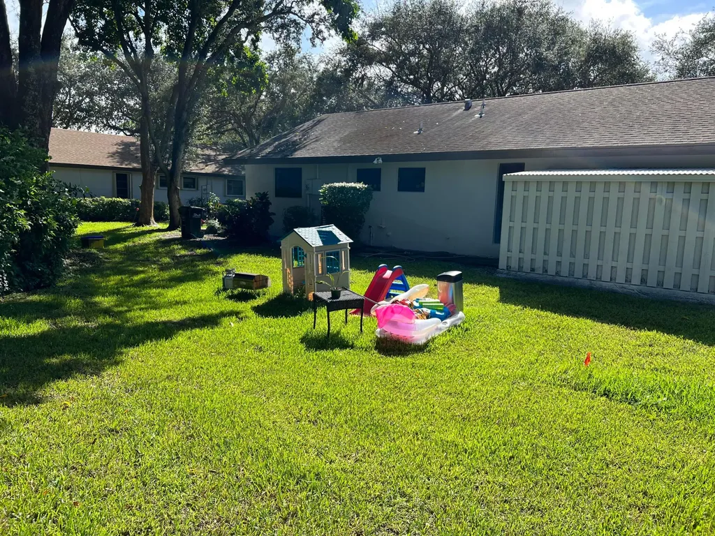 4075 Palm Forest Drive N Delray Beach FL 33445