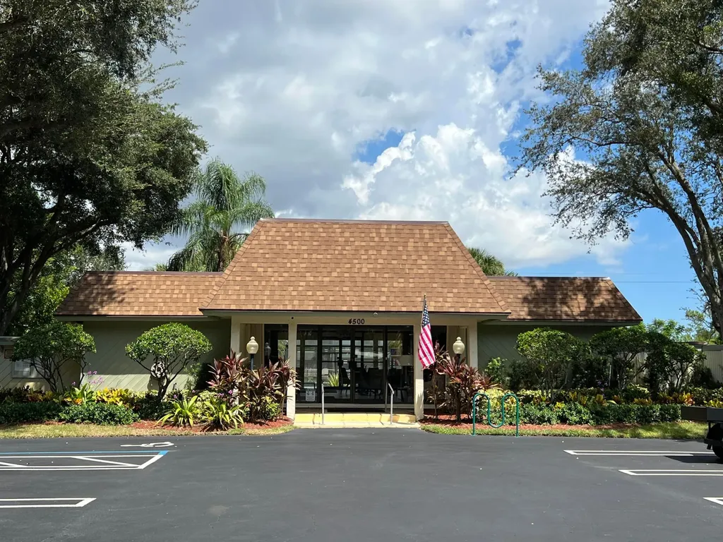 4075 Palm Forest Drive N Delray Beach FL 33445