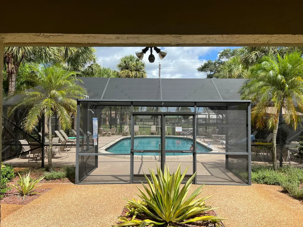 4075 Palm Forest Drive N Delray Beach FL 33445