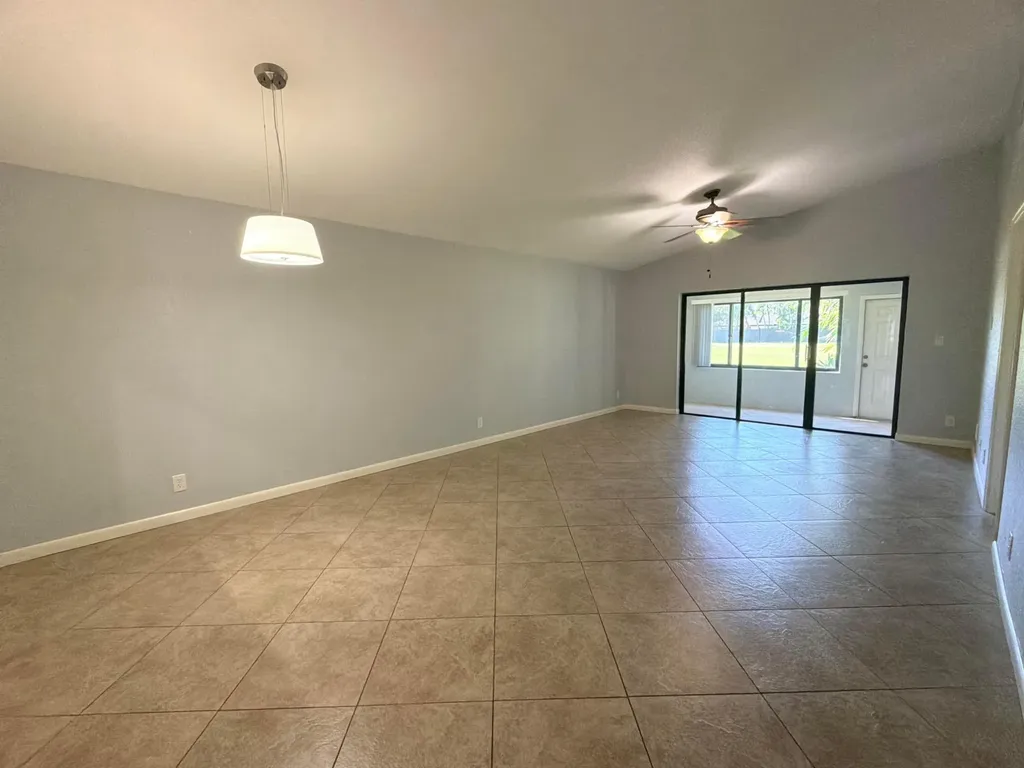 4075 Palm Forest Drive N Delray Beach FL 33445