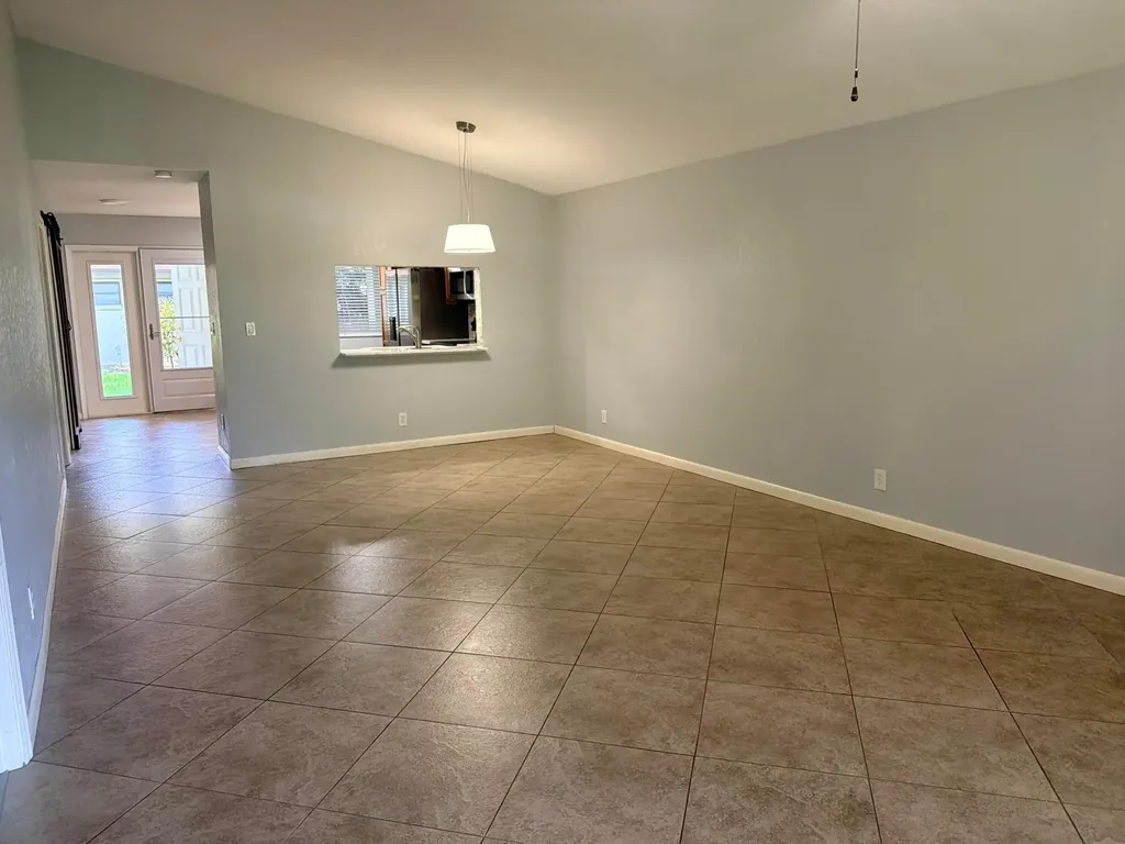 4075 Palm Forest Drive N Delray Beach FL 33445