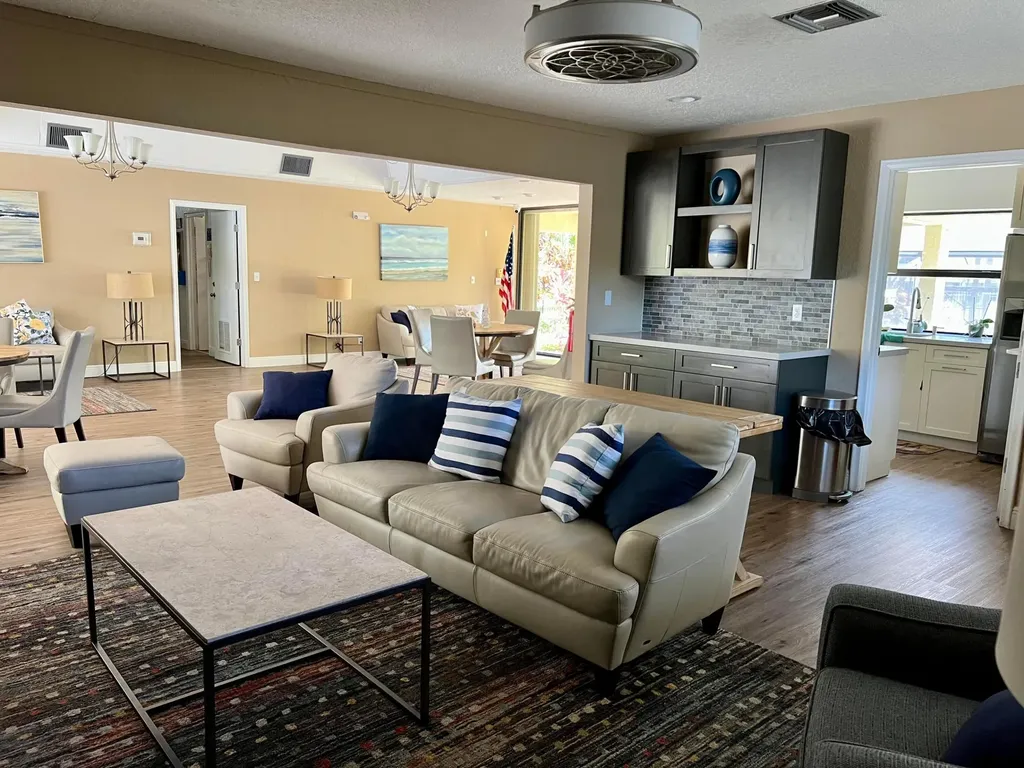 4075 Palm Forest Drive N Delray Beach FL 33445