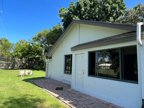 4075 Palm Forest Drive N Delray Beach FL 33445