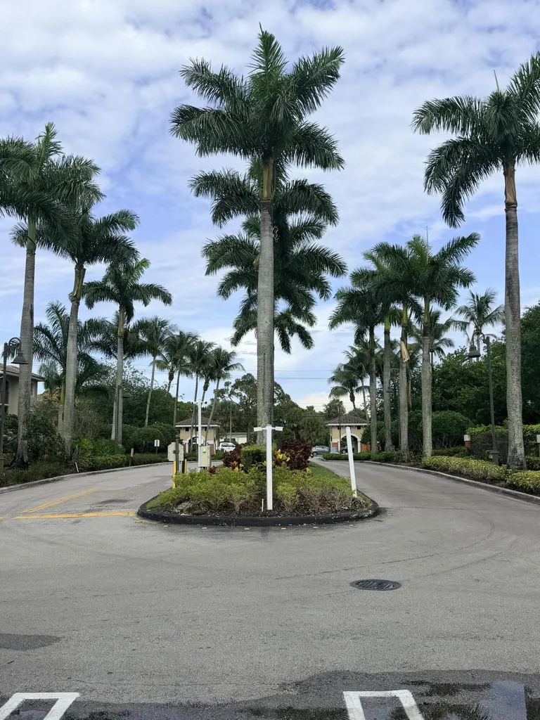 4195 Haverhill Road West Palm Beach FL 33417