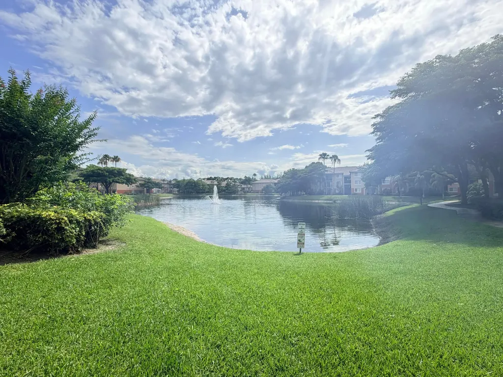 4195 Haverhill Road West Palm Beach FL 33417