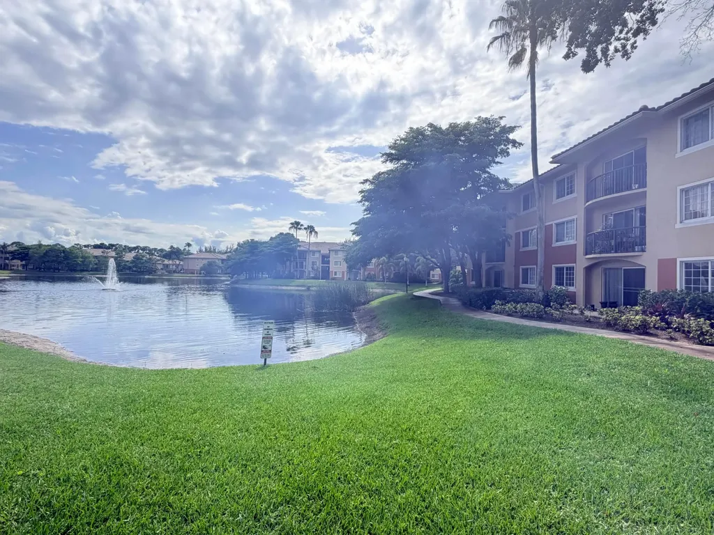 4195 Haverhill Road West Palm Beach FL 33417