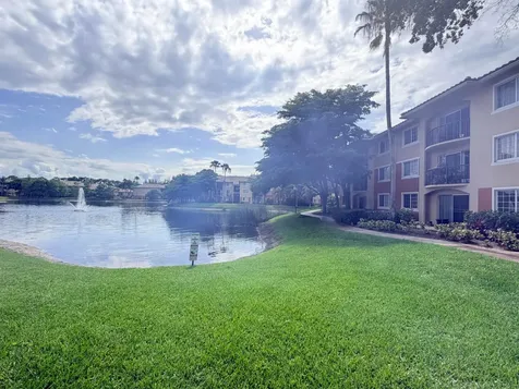 4195 Haverhill Road West Palm Beach FL 33417