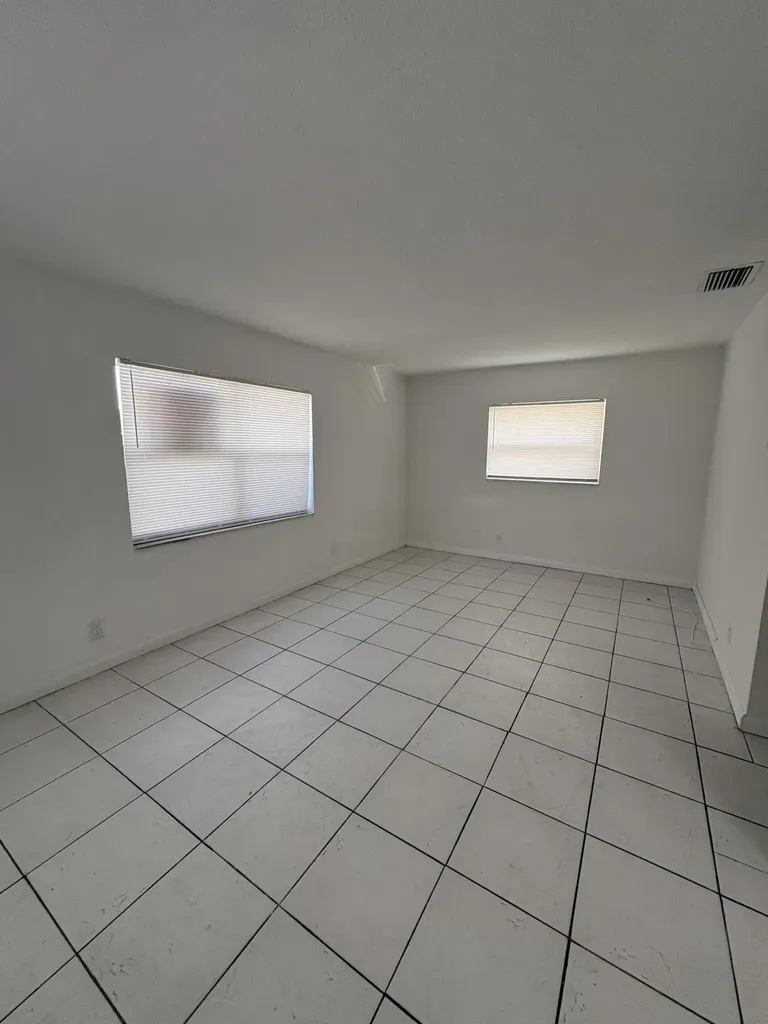 4031 NW 30th Terrace Lauderdale Lakes FL 33309