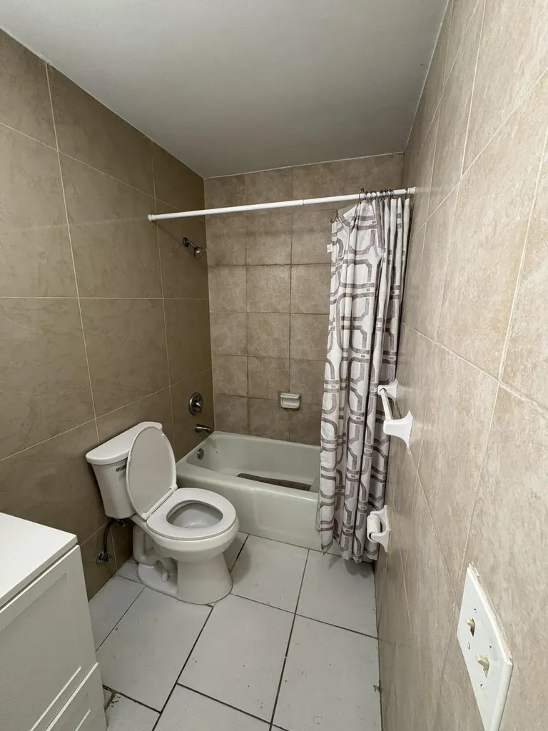4031 NW 30th Terrace Lauderdale Lakes FL 33309