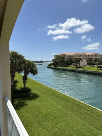 6 E Harbour Isle Drive Drive E Fort Pierce FL 34949