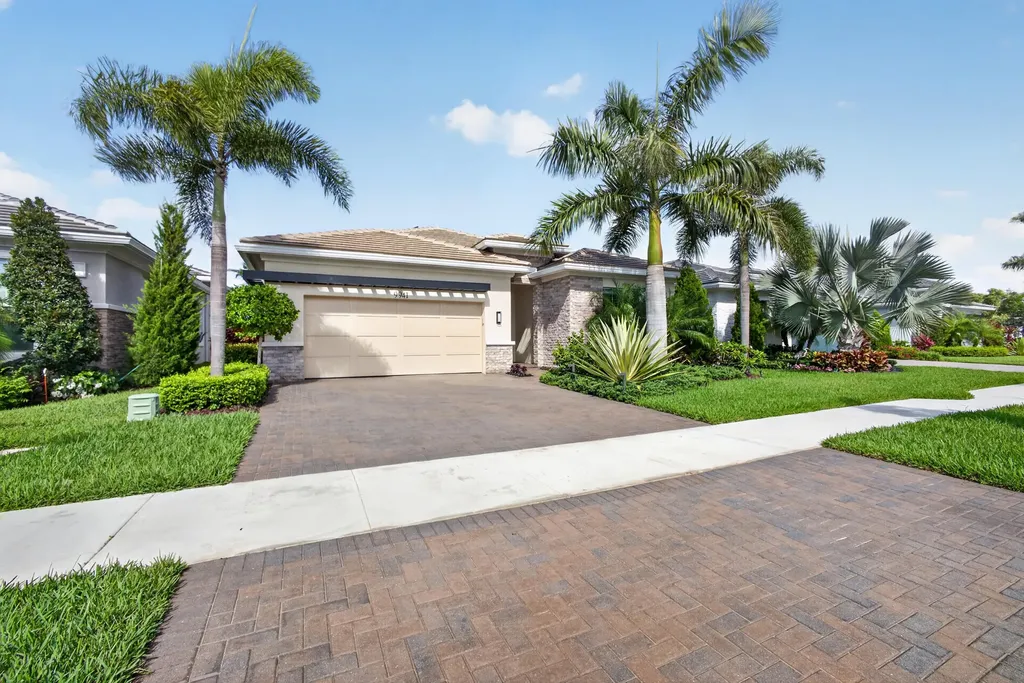 9941 Regency Way Palm Beach Gardens FL 33412
