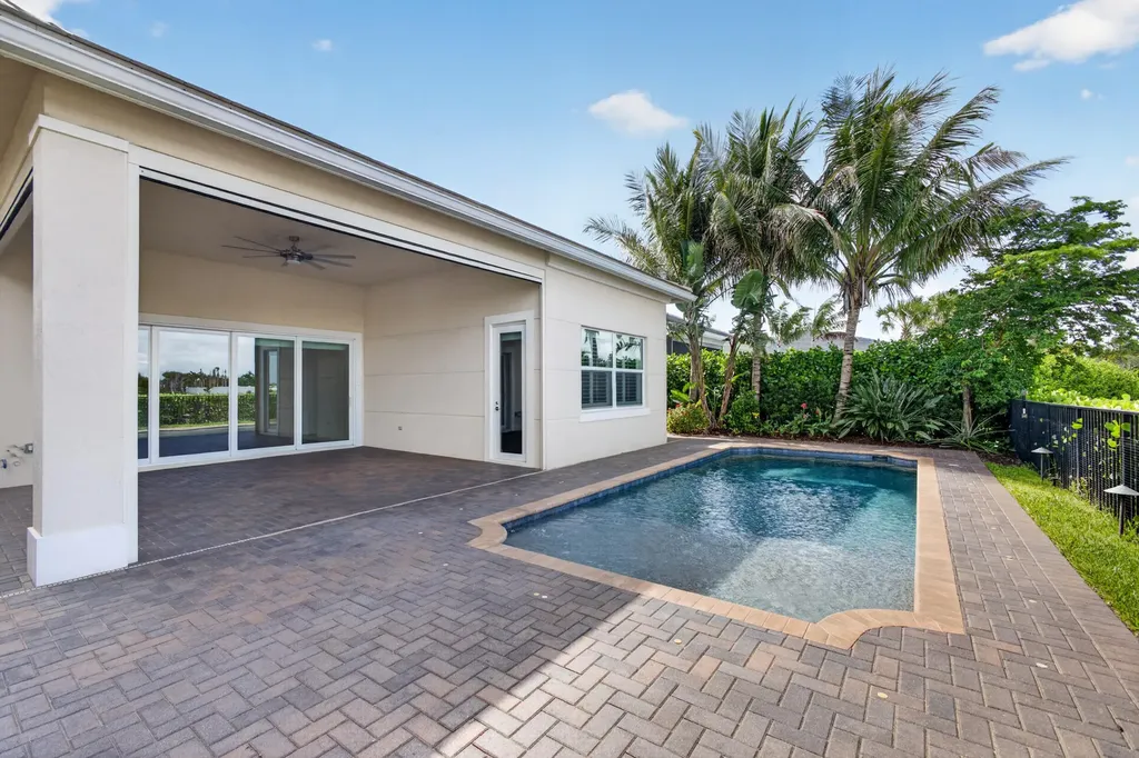 9941 Regency Way Palm Beach Gardens FL 33412