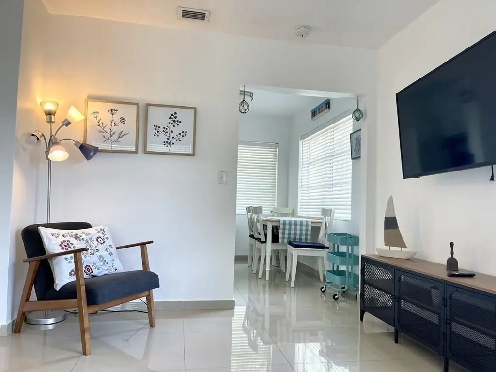 29 NE 3rd Street Dania Beach FL 33004