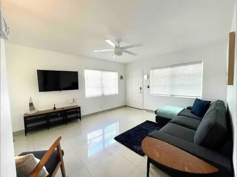 29 NE 3rd Street Dania Beach FL 33004