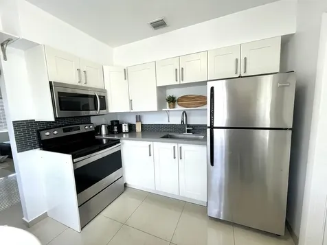 29 NE 3rd Street Dania Beach FL 33004