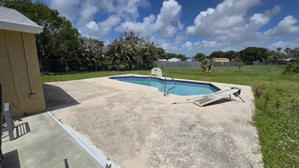 2209 SE East Dunbrooke Circle Port St Lucie FL 34952
