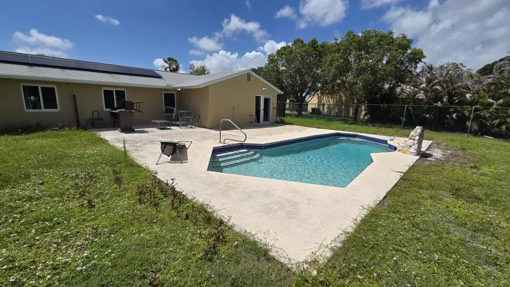 2209 SE East Dunbrooke Circle Port St Lucie FL 34952