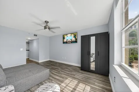 520 SE 5th Avenue Fort Lauderdale FL 33301