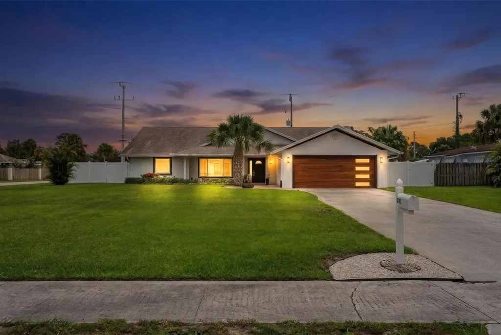 701 SE Dolphin Drive Stuart FL 34996
