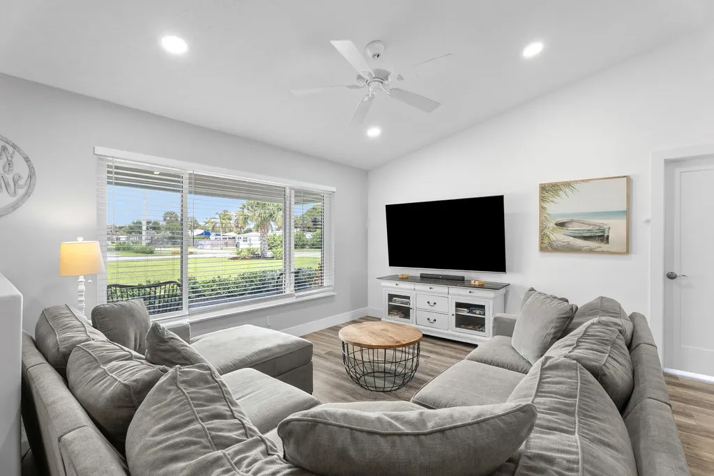 701 SE Dolphin Drive Stuart FL 34996