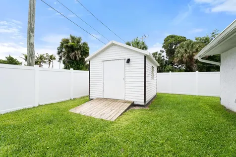 701 SE Dolphin Drive Stuart FL 34996
