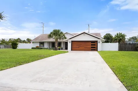 701 SE Dolphin Drive Stuart FL 34996