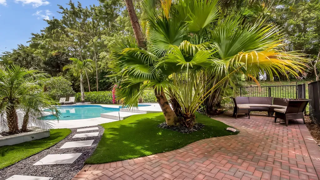 9512 Barletta Winds Point Delray Beach FL 33446