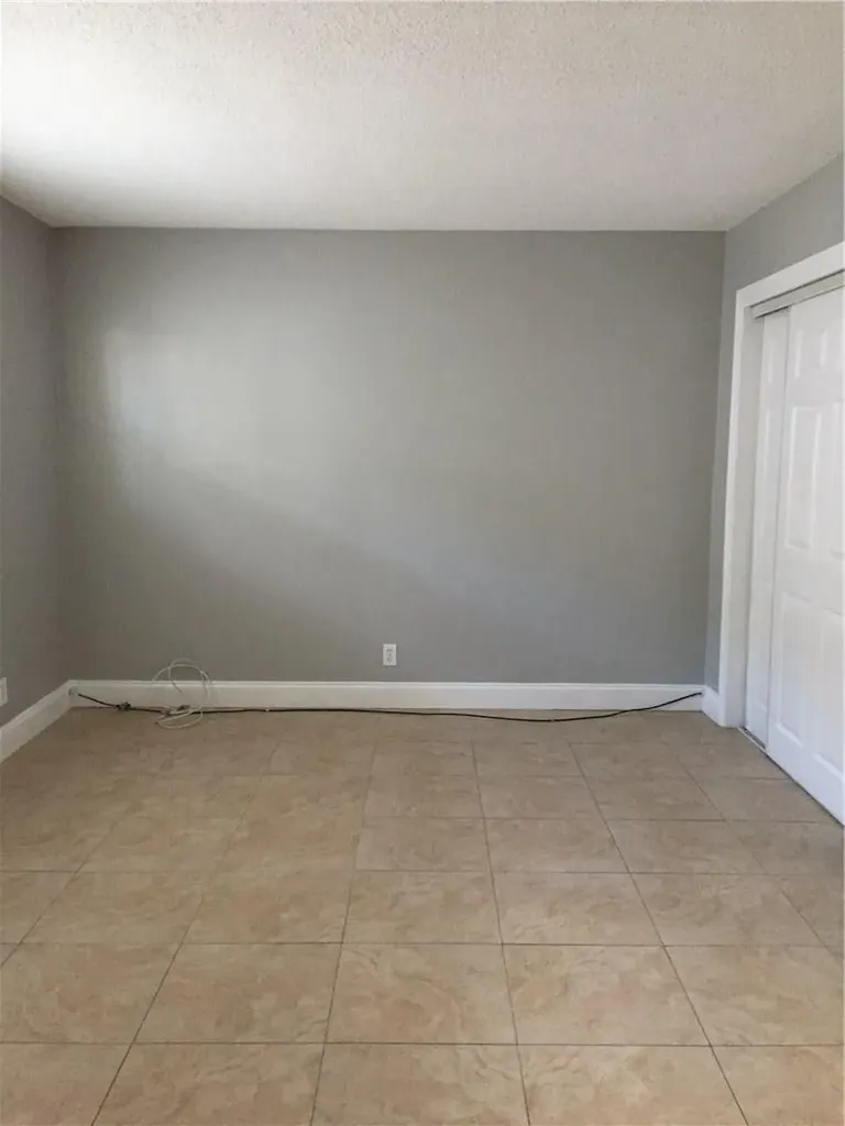 2016 NE 17th Court Fort Lauderdale FL 33305