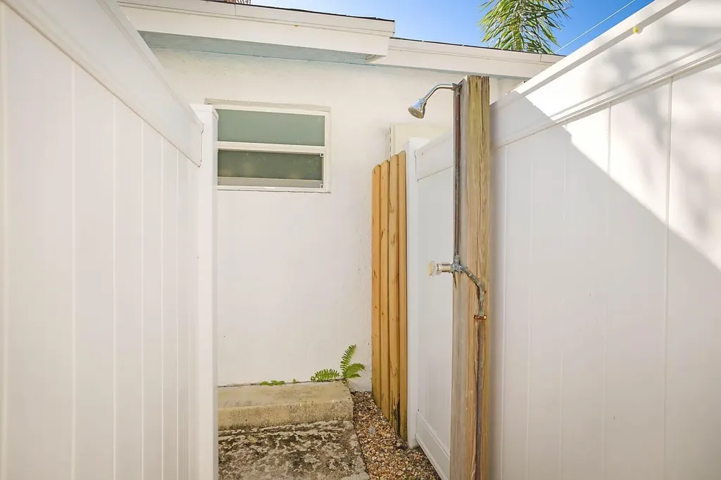 338 NE 7th Avenue Delray Beach FL 33483