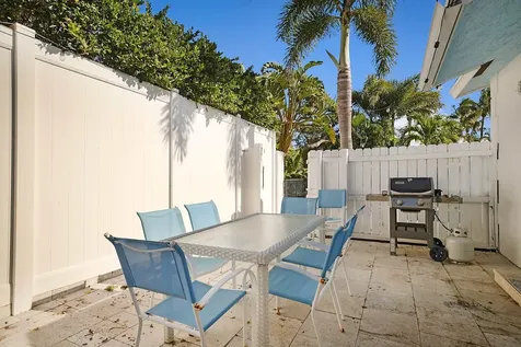 338 NE 7th Avenue Delray Beach FL 33483