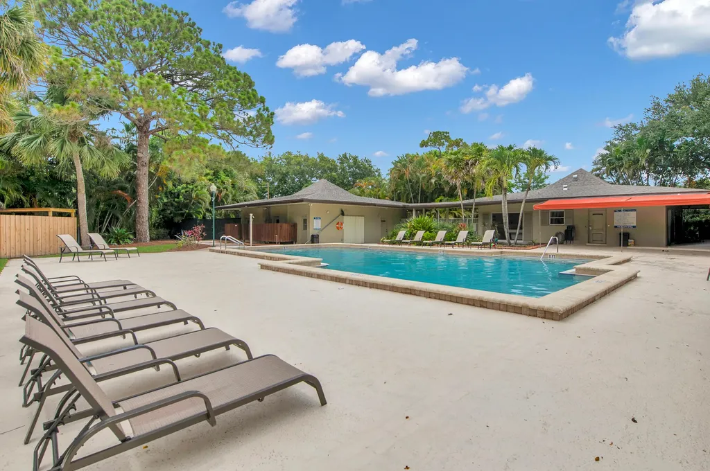 7705 Forest Green Lane Boynton Beach FL 33436